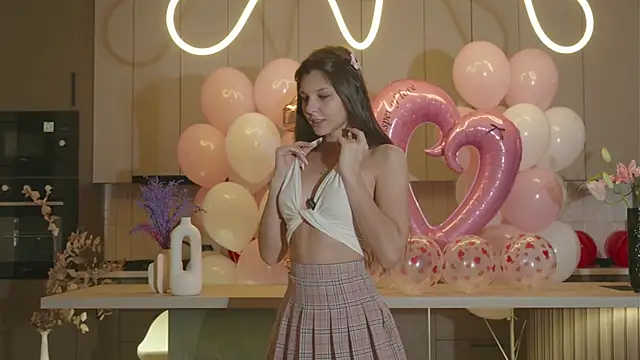 whisper of love online show from 11/15/25, 02:15