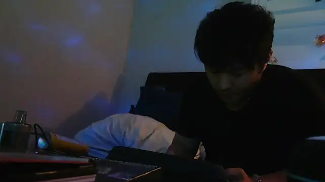 cloudyspun online show from 11/22/25, 10:36