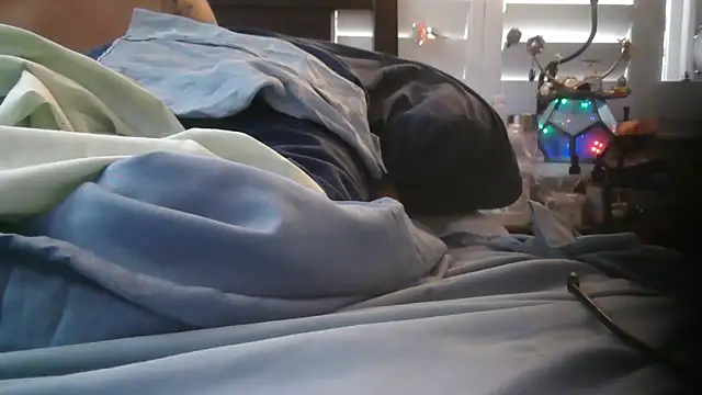 cloudyspun online show from 11/30/25, 03:24