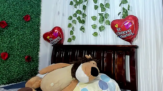 Snapshot of lina_paola9 chatting on 02/15/25, 02:26 lina paola9 online show from 02/15/25, 02:26