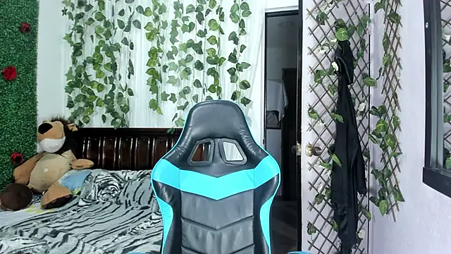 lina paola9 online show from 11/28/25, 11:27