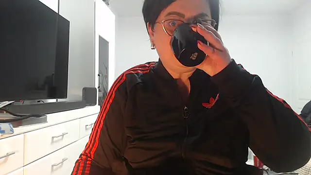 Amandamuller1982 online show from 03/22/26, 11:39