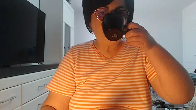 Amandamuller1982 online show from 04/25/26, 11:46