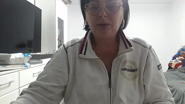 Amandamuller1982 online show from 11/18/25, 09:40