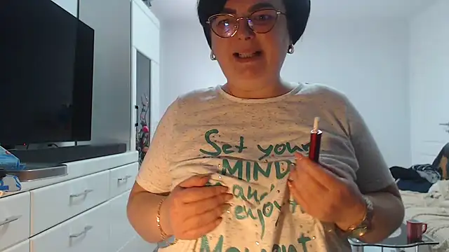 Amandamuller1982 online show from 04/10/26, 11:50