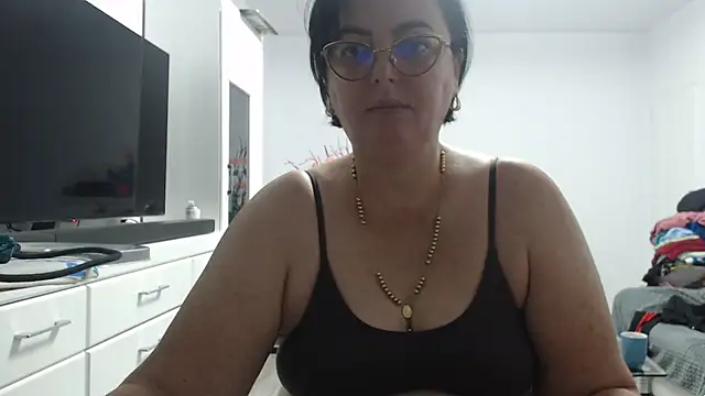 Snapshot of Amandamuller1982 chatting on 10/05/25, 10:11 Amandamuller1982 online show from 10/05/25, 10:11