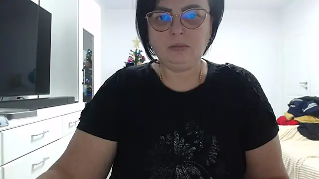 Amandamuller1982 online show from 12/15/25, 06:36