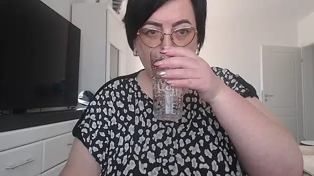 Amandamuller1982 online show from 04/28/26, 07:13
