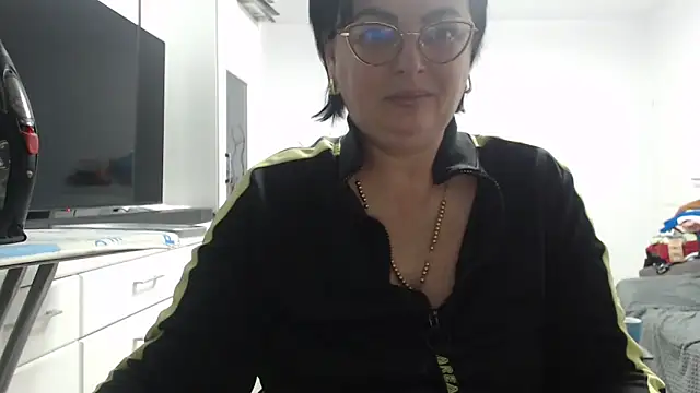 Amandamuller1982 online show from 11/11/25, 02:17