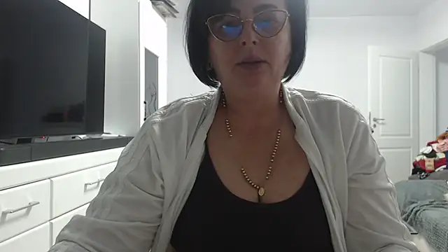 Amandamuller1982 online show from 11/03/25, 04:54