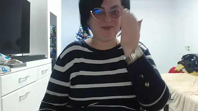 Amandamuller1982 online show from 12/16/25, 07:40