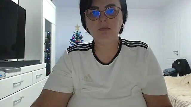 Amandamuller1982 online show from 12/18/25, 11:08