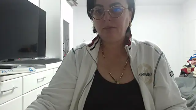 Amandamuller1982 online show from 11/06/25, 08:57