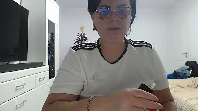 Amandamuller1982 online show from 12/19/25, 08:11