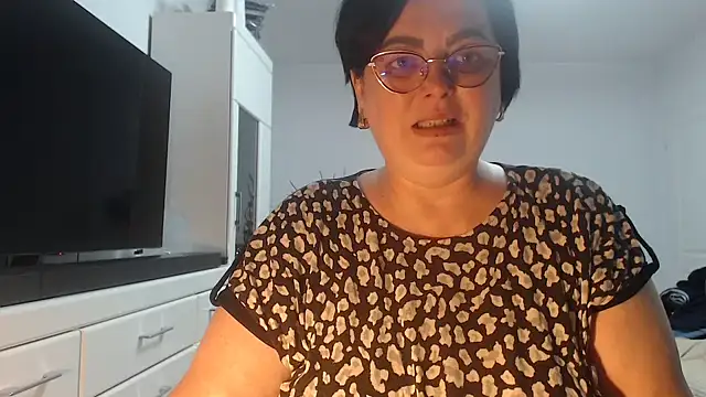 Amandamuller1982 online show from 04/14/26, 08:25