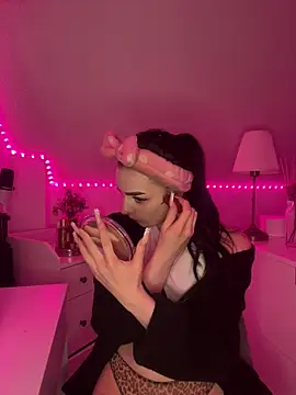 Snapshot of AdelinaAlia chatting on 02/21/26, 09:06 AdelinaAlia online show from 02/21/26, 09:06