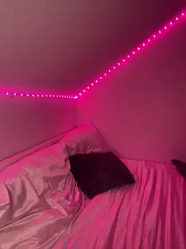 AdelinaAlia online show from 12/03/25, 09:03