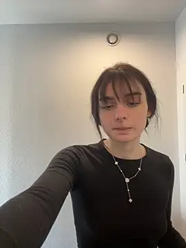AdelinaAlia online show from 04/24/26, 10:17