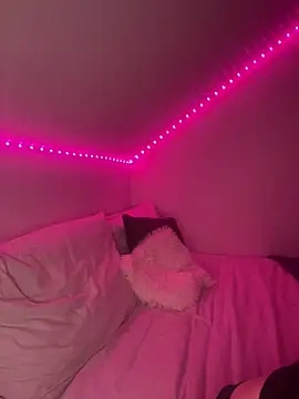 AdelinaAlia online show from 12/17/25, 05:40