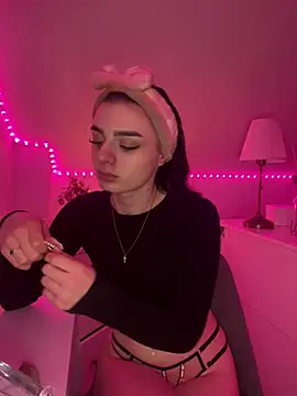 Snapshot of AdelinaAlia chatting on 02/18/26, 07:32 AdelinaAlia online show from 02/18/26, 07:32