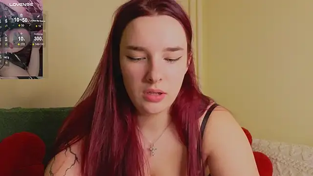 Snapshot of CookyDaisy chatting on 12/17/25, 10:48 CookyDaisy online show from 12/17/25, 10:48