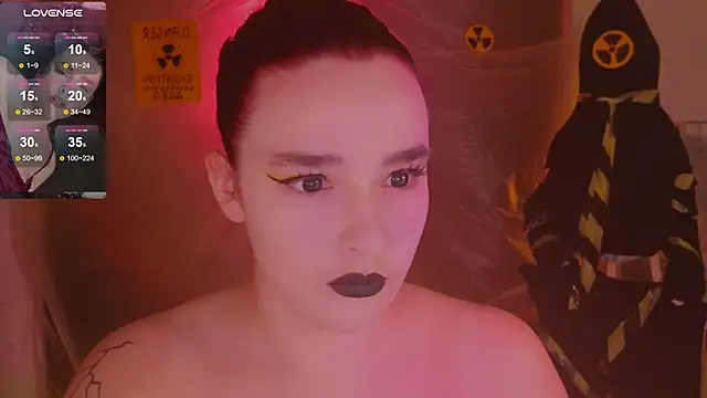 Snapshot of CookyDaisy chatting on 10/31/25, 08:38 CookyDaisy online show from 10/31/25, 08:38