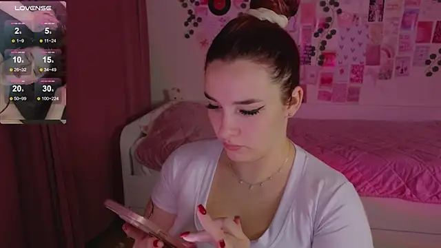 Snapshot of CookyDaisy chatting on 11/14/25, 07:28 CookyDaisy online show from 11/14/25, 07:28