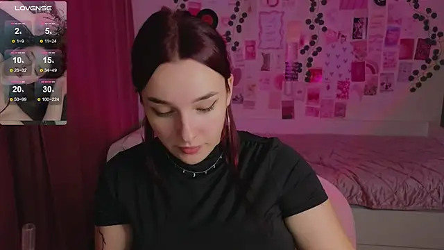 Snapshot of CookyDaisy chatting on 11/18/25, 08:01 CookyDaisy online show from 11/18/25, 08:01