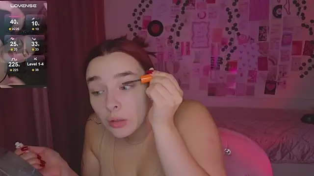 Snapshot of CookyDaisy chatting on 10/11/25, 06:42 CookyDaisy online show from 10/11/25, 06:42