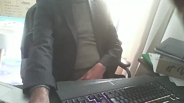 Snapshot of shyfrenchcock1 chatting on 01/13/26, 01:26 shyfrenchcock1 online show from 01/13/26, 01:26