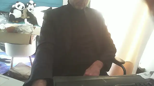 Snapshot of shyfrenchcock1 chatting on 01/28/25, 10:12 shyfrenchcock1 online show from 01/28/25, 10:12