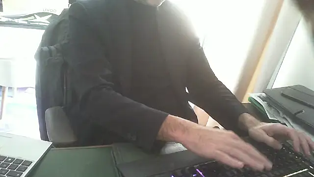 Snapshot of shyfrenchcock1 chatting on 02/20/26, 03:03 shyfrenchcock1 online show from 02/20/26, 03:03