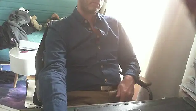 shyfrenchcock1 online show from 10/31/25, 03:19