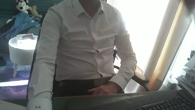 shyfrenchcock1 online show from 11/03/25, 09:24