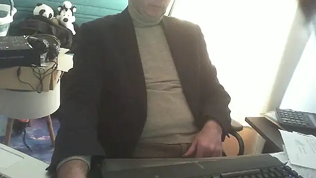 Snapshot of shyfrenchcock1 chatting on 02/03/25, 02:34 shyfrenchcock1 online show from 02/03/25, 02:34