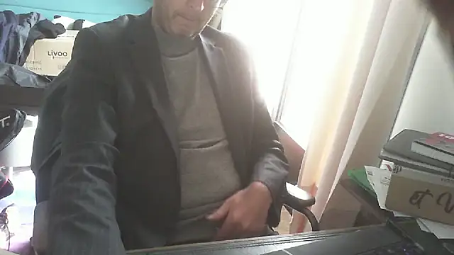 Snapshot of shyfrenchcock1 chatting on 01/15/26, 01:36 shyfrenchcock1 online show from 01/15/26, 01:36