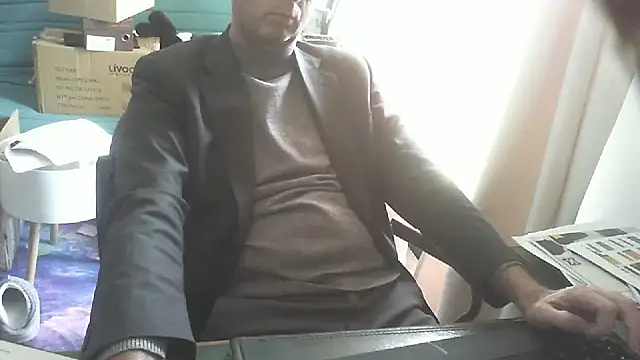 Snapshot of shyfrenchcock1 chatting on 02/12/26, 02:39 shyfrenchcock1 online show from 02/12/26, 02:39