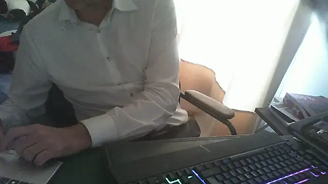 Snapshot of shyfrenchcock1 chatting on 06/11/26, 12:57 shyfrenchcock1 online show from 06/11/26, 12:57