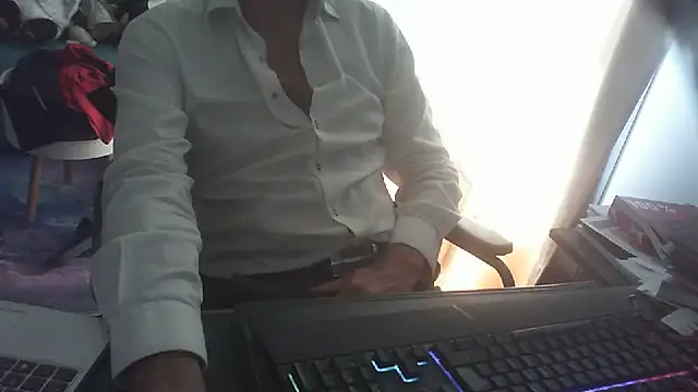 Snapshot of shyfrenchcock1 chatting on 06/12/26, 09:07 shyfrenchcock1 online show from 06/12/26, 09:07