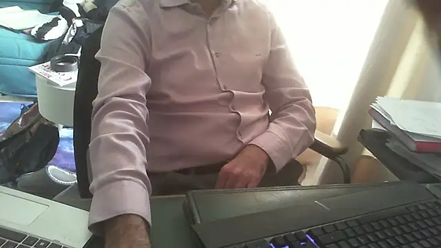 shyfrenchcock1 online show from 11/13/25, 01:04