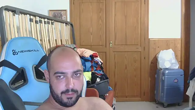 Snapshot of chicomallorca96 chatting on 06/07/26, 04:34 chicomallorca96 online show from 06/07/26, 04:34