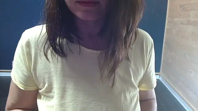 Snapshot of NovaBabe21 chatting on 10/02/25, 03:26 NovaBabe21 online show from 10/02/25, 03:26
