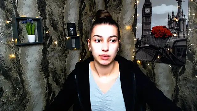 Snapshot of KarolinaRosse_ chatting on 02/18/25, 10:49 KarolinaRosse online show from 02/18/25, 10:49