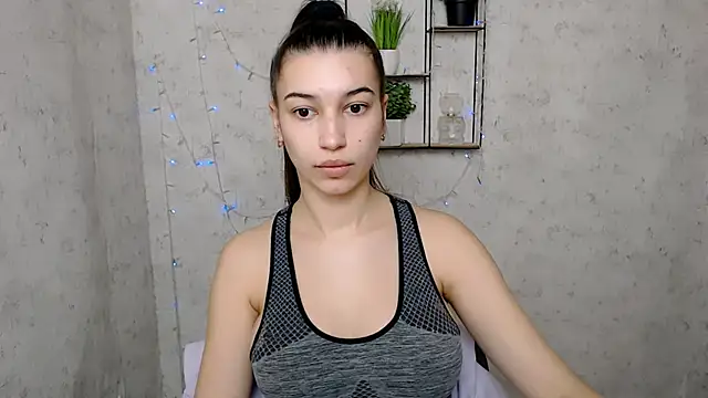 Snapshot of KarolinaRosse_ chatting on 03/18/25, 06:50 KarolinaRosse online show from 03/18/25, 06:50