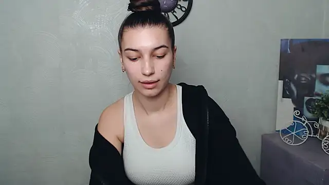 Snapshot of KarolinaRosse_ chatting on 03/12/25, 10:05 KarolinaRosse online show from 03/12/25, 10:05