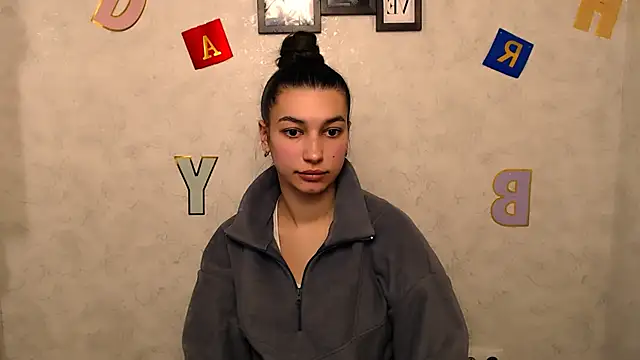 Snapshot of KarolinaRosse_ chatting on 02/20/25, 10:05 KarolinaRosse online show from 02/20/25, 10:05