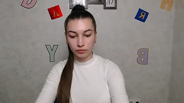 Snapshot of KarolinaRosse_ chatting on 03/11/25, 07:03 KarolinaRosse online show from 03/11/25, 07:03