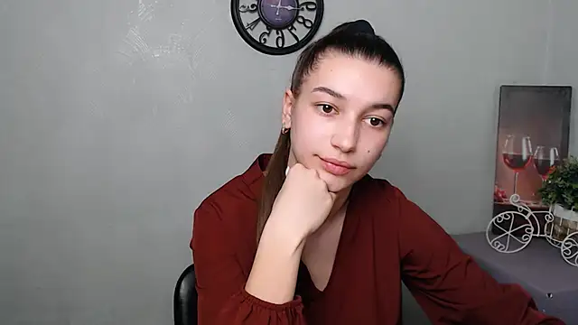 Snapshot of KarolinaRosse_ chatting on 03/03/25, 09:55 KarolinaRosse online show from 03/03/25, 09:55