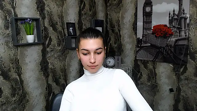 Snapshot of KarolinaRosse_ chatting on 02/21/25, 01:00 KarolinaRosse online show from 02/21/25, 01:00