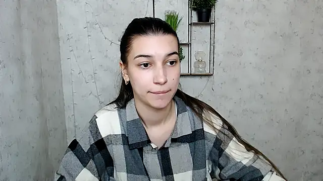 Snapshot of KarolinaRosse_ chatting on 03/15/25, 10:35 KarolinaRosse online show from 03/15/25, 10:35